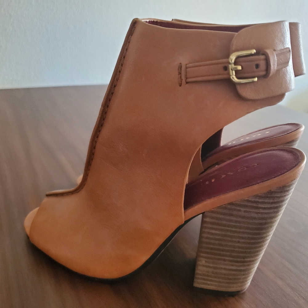 Coach wedge size 8